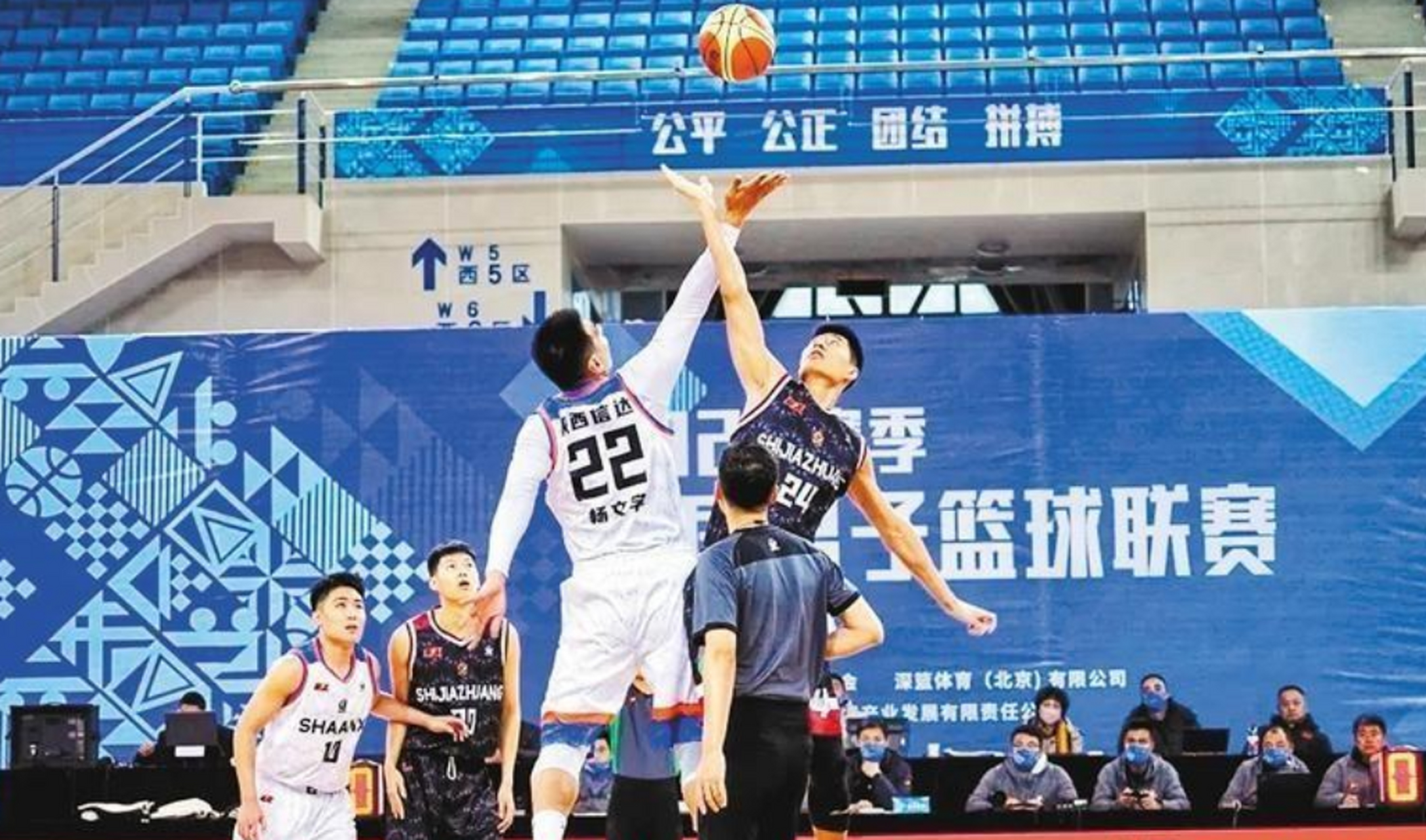 河南男篮主场获胜，底线稳固争夺季后赛资格