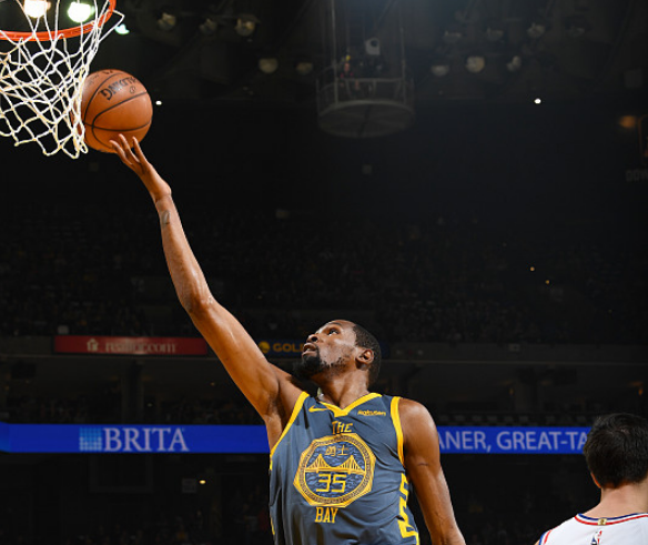 猛龙外线准星发威，三分连续命中力助球队取胜！