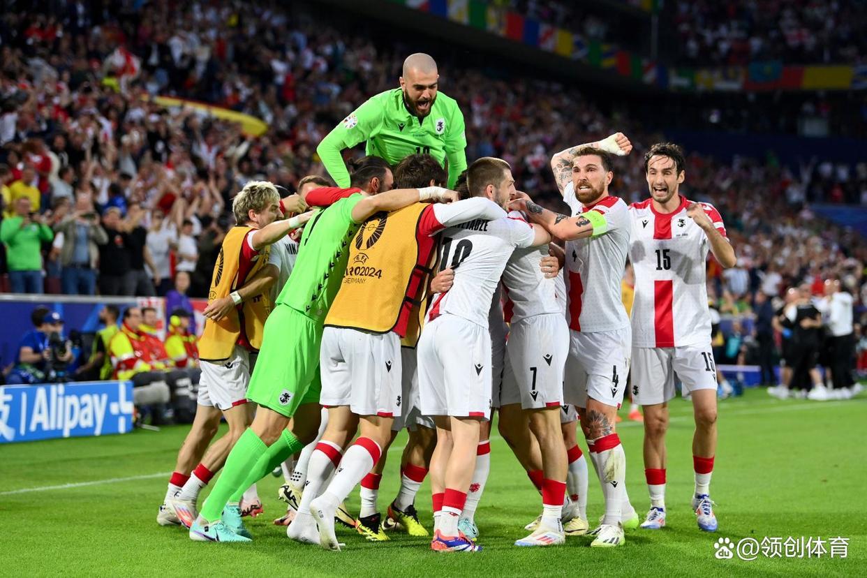 荷兰队突破瓶颈葡萄牙队势如破竹