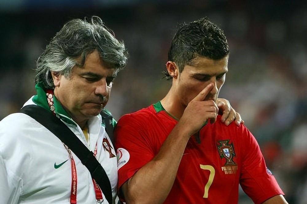 荷兰队突破瓶颈葡萄牙队势如破竹