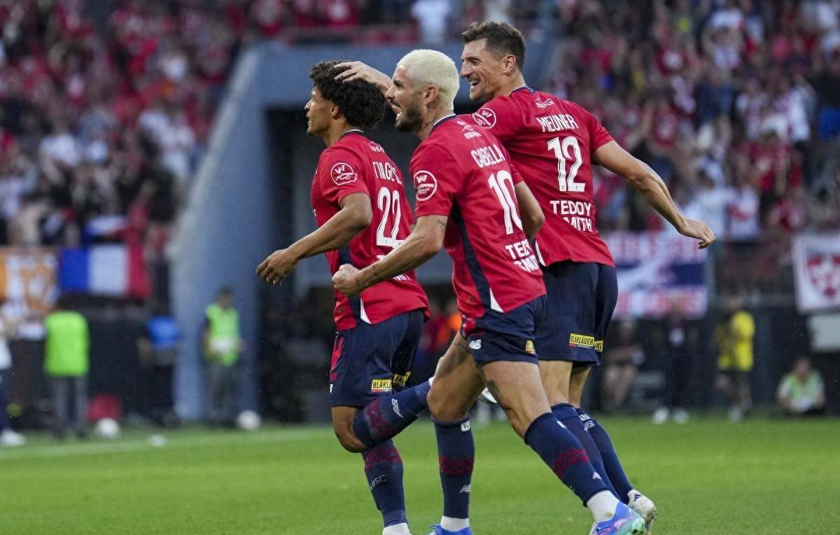 包含德国劲旅全胜晋级，欧冠赛场再现强队风采的词条