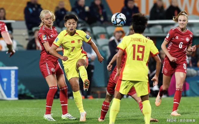 关于英格兰女足队在友谊赛中取得丰收，球员士气高涨的信息