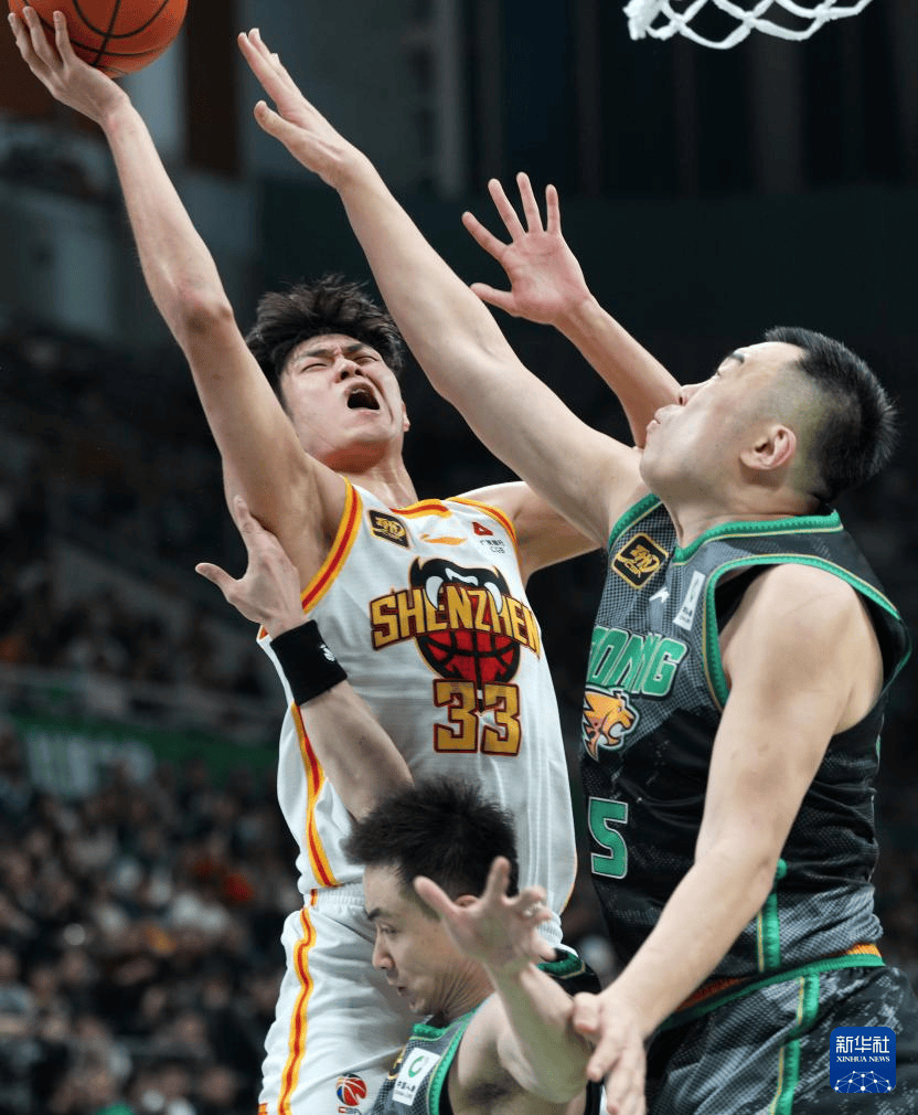 江苏男篮客场击败辽宁，实现反超