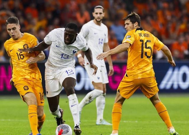 荷兰立下霸者威仪，连胜积分