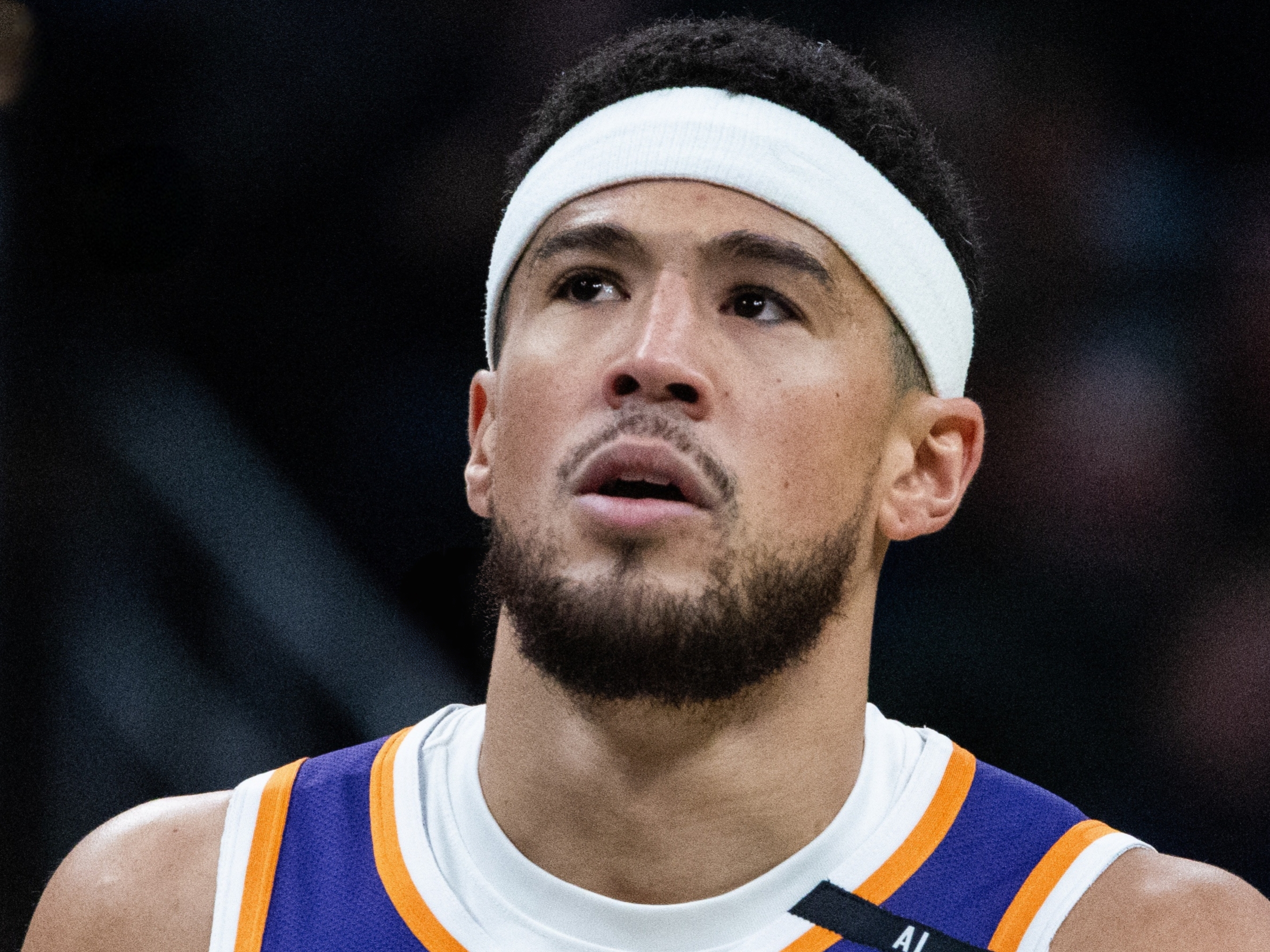 太阳客场惜败国王，布克29分无用