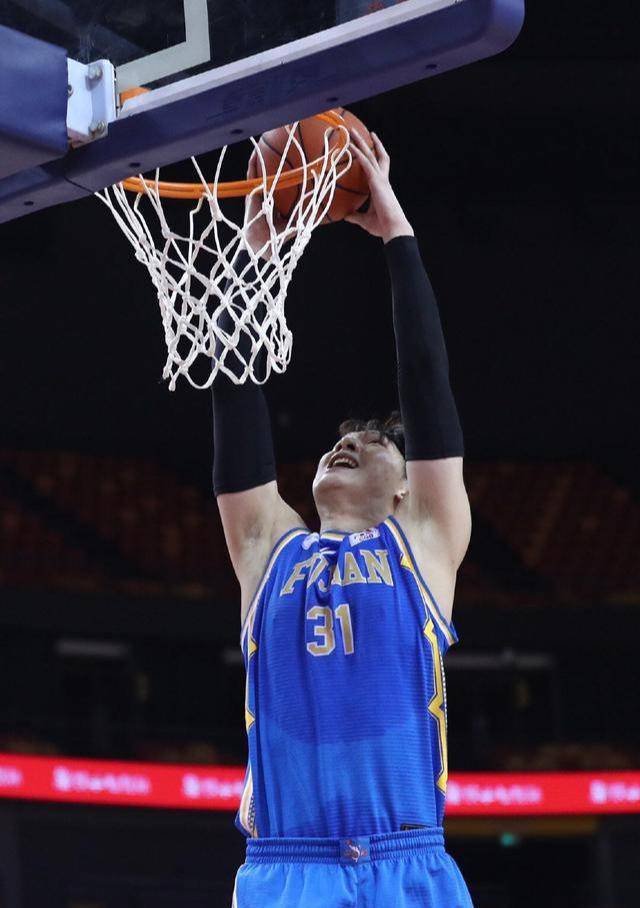 鹈鹕完胜勇士，王哲林高光表现